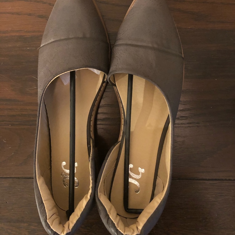 Journee Collection flats